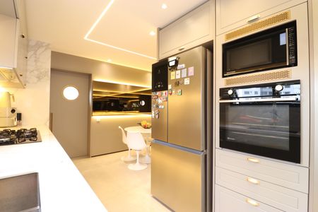 Apartamento à venda com 230m², 4 quartos e 4 vagasCozinha