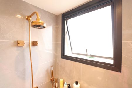 Apartamento à venda com 230m², 4 quartos e 4 vagasBanheiro da Suíte 2