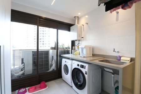 Apartamento à venda com 230m², 4 quartos e 4 vagasÁrea e banheiro de Serviço