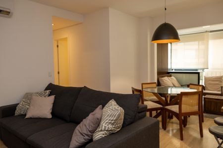 Sala de apartamento para alugar com 3 quartos, 75m² em Alphaville Empresarial, Barueri