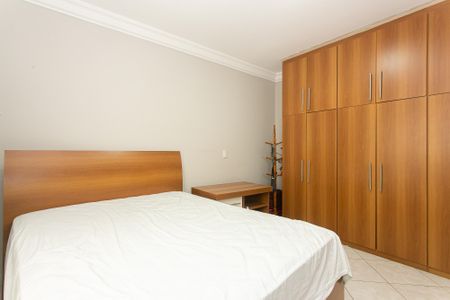 Casa à venda com 138m², 3 quartos e 4 vagasSuíte