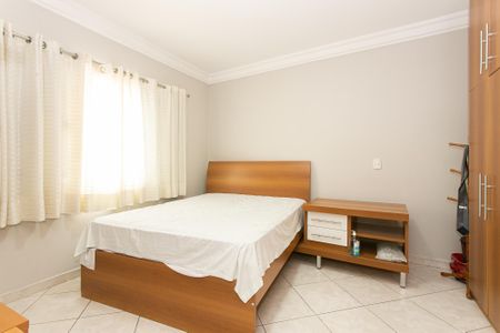 Casa à venda com 138m², 3 quartos e 4 vagasSuíte