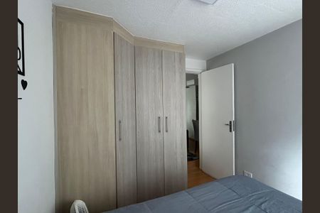 Quarto 2 de apartamento para alugar com 2 quartos, 50m² em Vila Zat, São Paulo