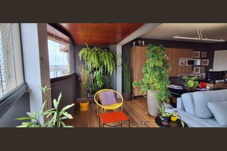 Apartamento à venda com 132m², 2 quartos e 3 vagas Apartamento à venda com 132m², 2 quartos e 3 vagasVaranda