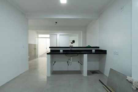 Casa para alugar com 288m², 2 quartos e 2 vagasCozinha Piso Inferior 