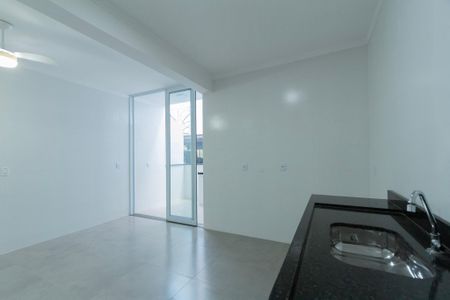 Casa para alugar com 288m², 2 quartos e 2 vagasCozinha 