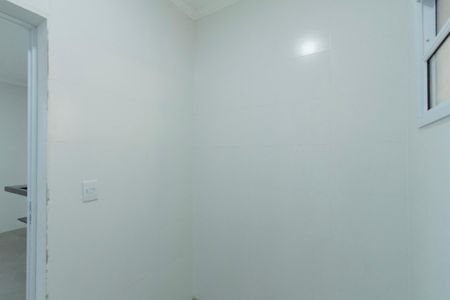 Casa para alugar com 288m², 2 quartos e 2 vagasDespensa Cozinha 