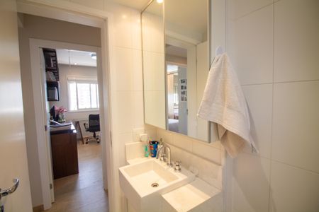 Apartamento à venda com 103m², 3 quartos e 2 vagas Apartamento à venda com 103m², 3 quartos e 2 vagasBanheiro