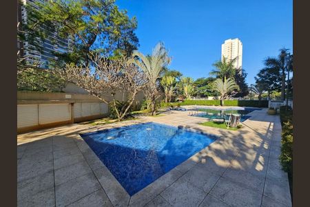 Apartamento à venda com 103m², 3 quartos e 2 vagas Apartamento à venda com 103m², 3 quartos e 2 vagasÁrea comum - Piscina