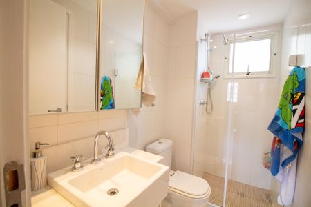 Apartamento à venda com 103m², 3 quartos e 2 vagas Apartamento à venda com 103m², 3 quartos e 2 vagasBanheiro