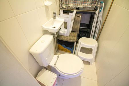 Apartamento à venda com 103m², 3 quartos e 2 vagas Apartamento à venda com 103m², 3 quartos e 2 vagasBanheiro de Serviço / Dispensa
