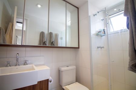 Apartamento à venda com 103m², 3 quartos e 2 vagas Apartamento à venda com 103m², 3 quartos e 2 vagasBanheiro da Suíte