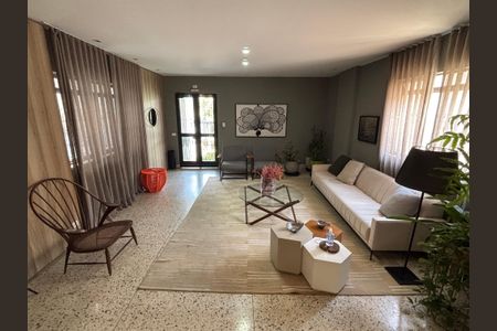 Apartamento à venda com 77m², 2 quartos e sem vaga Apartamento à venda com 77m², 2 quartos e sem vagaHall