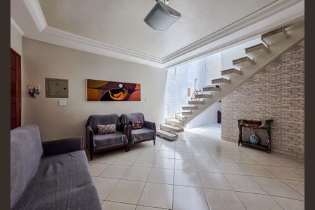 Casa à venda com 3 quartos, 118m² em Vila Lucinda, Santo André