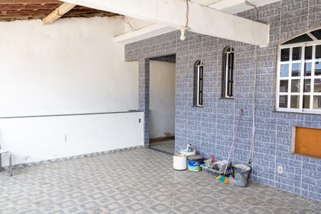 Casa para alugar com 100m², 2 quartos e sem vagaVaranda