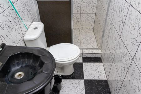 Casa para alugar com 100m², 2 quartos e sem vagaBanheiro da Suíte