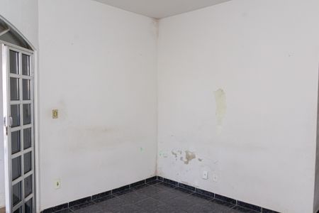 Casa para alugar com 100m², 2 quartos e sem vagaSala