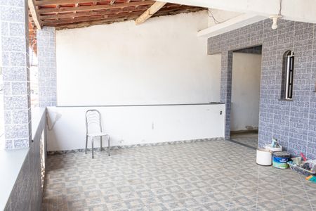 Casa para alugar com 100m², 2 quartos e sem vagaVaranda
