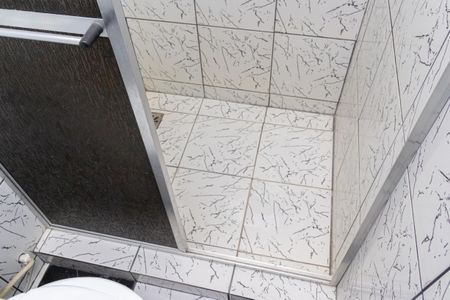 Casa para alugar com 100m², 2 quartos e sem vagaBanheiro da Suíte