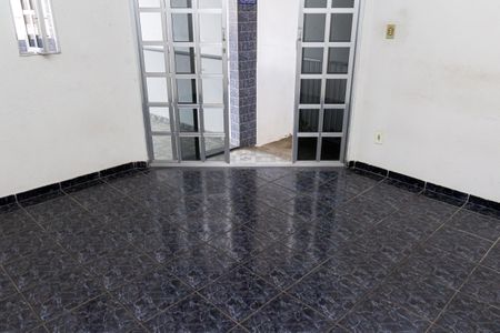 Casa para alugar com 100m², 2 quartos e sem vagaSala
