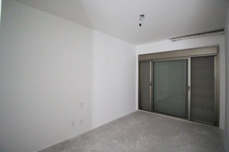 Apartamento à venda com 150m², 3 quartos e 2 vagasSuíte 1  