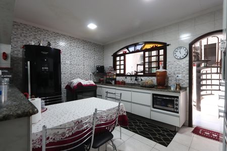 Casa à venda com 375m², 3 quartos e 2 vagasCozinha