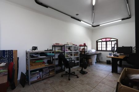 Casa à venda com 375m², 3 quartos e 2 vagasSalão