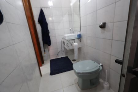 Casa à venda com 375m², 3 quartos e 2 vagasBanheiro da Suíte 2