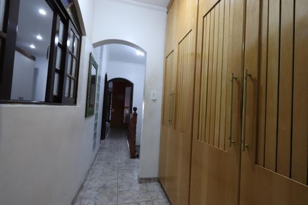 Casa à venda com 375m², 3 quartos e 2 vagasCorredor