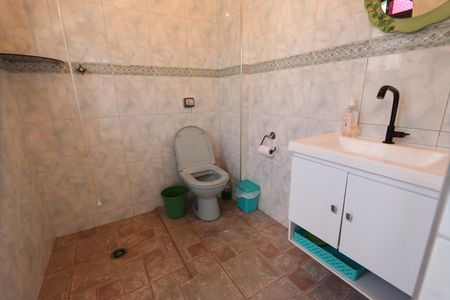 Casa à venda com 375m², 3 quartos e 2 vagasLavabo