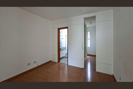 Quarto de apartamento à venda com 4 quartos, 130m² em Fernão Dias, Belo Horizonte