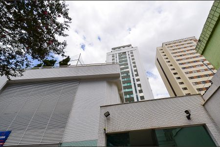 Apartamento para alugar com 85m², 3 quartos e 2 vagas Apartamento para alugar com 85m², 3 quartos e 2 vagasFachada