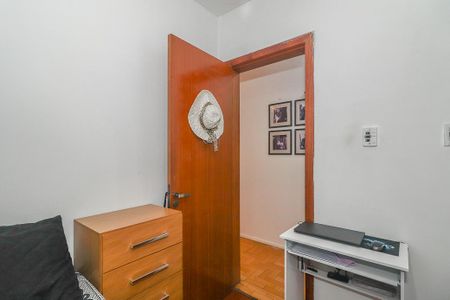 Quarto 2 de apartamento à venda com 2 quartos, 57m² em Vila Ipiranga, Porto Alegre