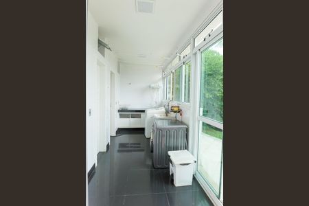 Casa de condomínio para alugar com 2300m², 5 quartos e 10 vagasÁrea de Serviço