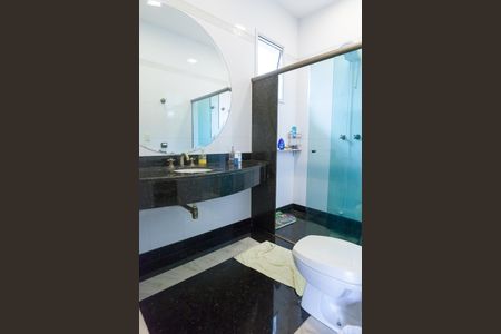 Casa de condomínio para alugar com 2300m², 5 quartos e 10 vagasBanheiro suite 3