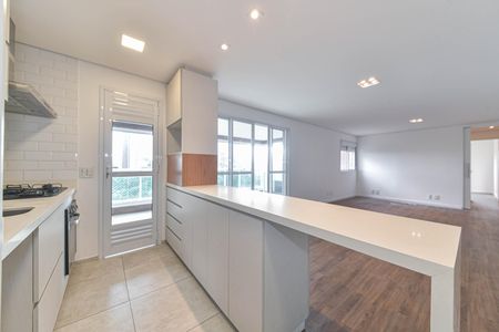 Apartamento para alugar com 109m², 2 quartos e 2 vagas Apartamento para alugar com 109m², 2 quartos e 2 vagasCozinha