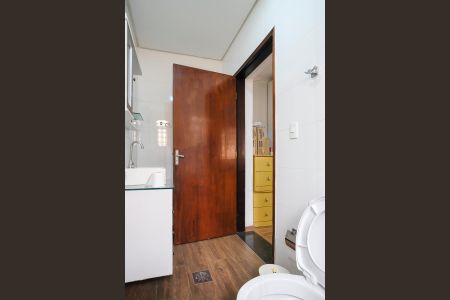 Casa à venda com 295m², 4 quartos e 3 vagasBanheiro da suíte