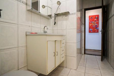 Casa à venda com 295m², 4 quartos e 3 vagasBanheiro 2