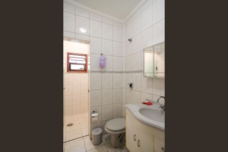 Casa à venda com 295m², 4 quartos e 3 vagasBanheiro 2