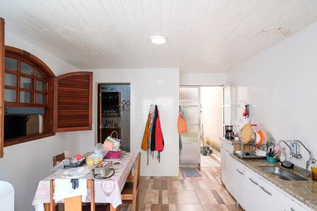 Casa à venda com 295m², 4 quartos e 3 vagasCozinha e área de serviço