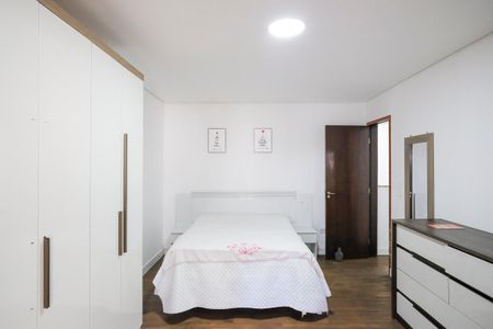 Casa à venda com 295m², 4 quartos e 3 vagasQuarto 2