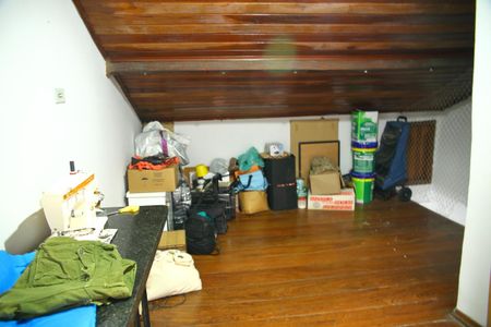 Casa à venda com 180m², 3 quartos e 2 vagasSotão ( mesanino) 