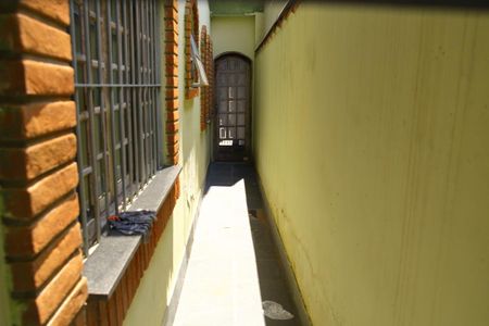 Casa à venda com 180m², 3 quartos e 2 vagasCorredor Lateral 