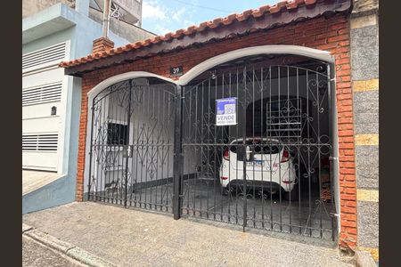 Casa à venda com 180m², 3 quartos e 2 vagasFachada 