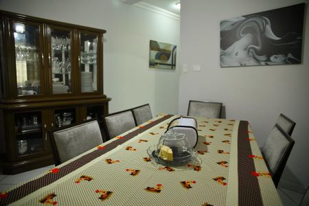 Casa à venda com 180m², 3 quartos e 2 vagasCopa/ Cozinha 