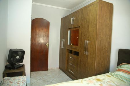 Casa à venda com 180m², 3 quartos e 2 vagasQuarto 2