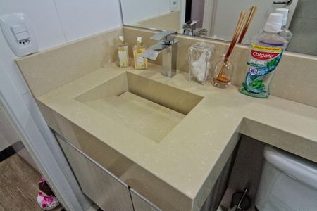 Apartamento à venda com 75m², 3 quartos e 2 vagasBanheiro da Suíte