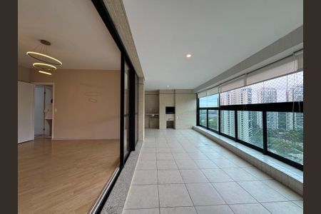 Apartamento à venda com 226m², 4 quartos e 4 vagas Apartamento à venda com 226m², 4 quartos e 4 vagasFoto 02