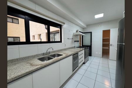 Apartamento à venda com 226m², 4 quartos e 4 vagas Apartamento à venda com 226m², 4 quartos e 4 vagasFoto 29