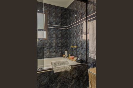 Apartamento à venda com 95m², 3 quartos e 2 vagas Apartamento à venda com 95m², 3 quartos e 2 vagasBanheiro da Suíte 1